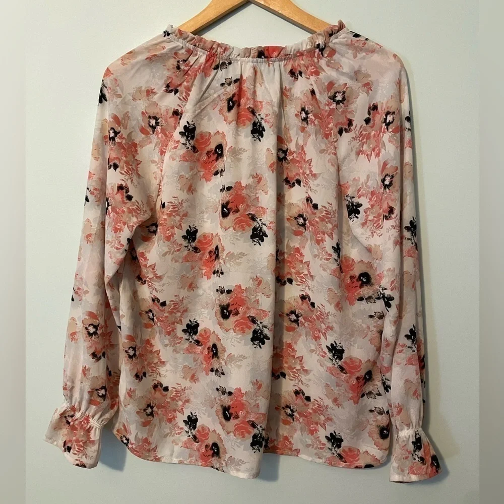 C&C California Floral Blouse Size Medium - Picture 8 of 9